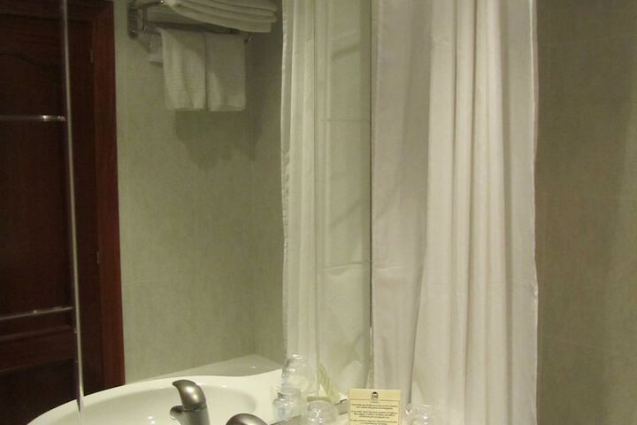 Room 33 of 54