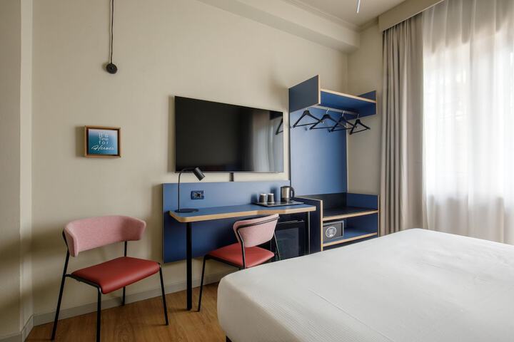 Room 52 of 188