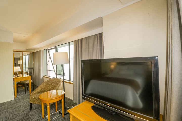 Room 28 of 125