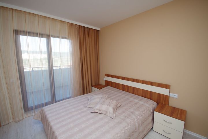 Room 2 of 3