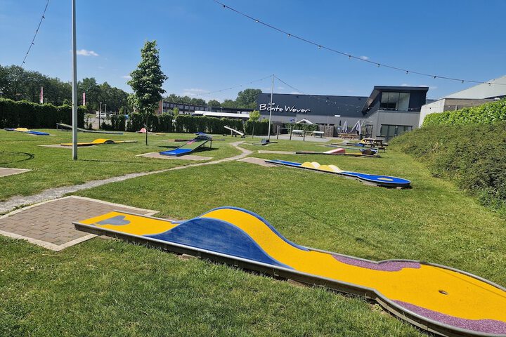 Mini-golf