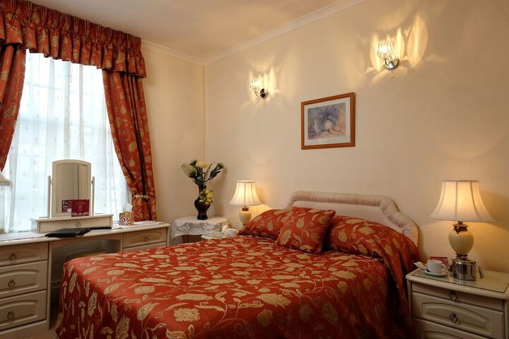 Room 5 of 30