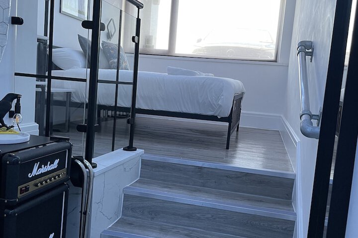 Room 21 of 62