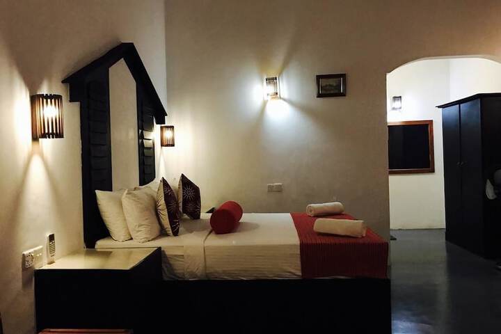 Room 7 of 43