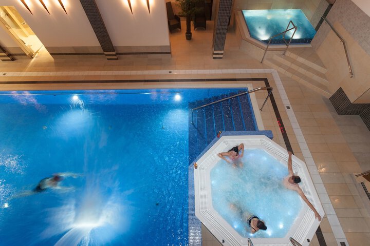 Pool Hotel