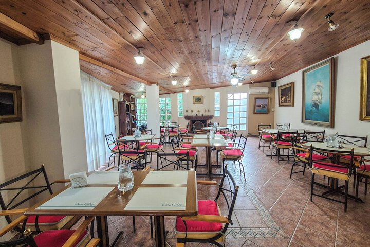 Dining 51 of 103