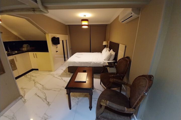 Room 8 of 26