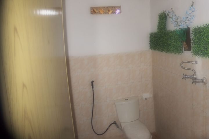 Room 10 of 111