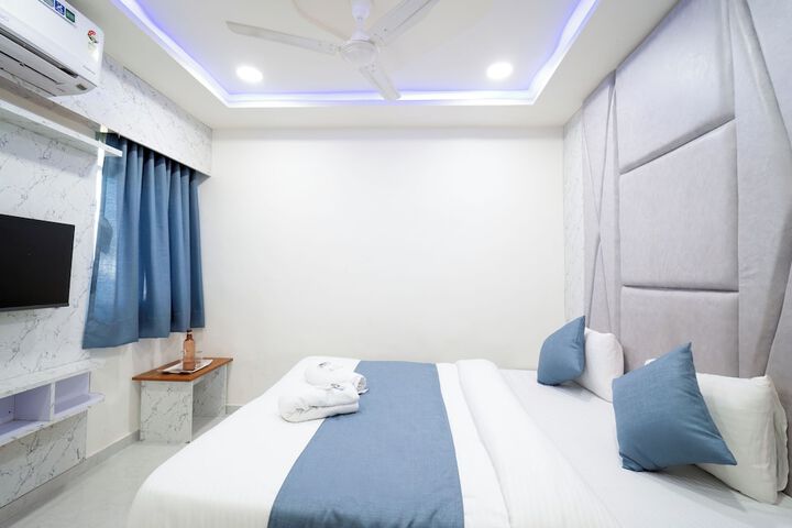 Room 5 of 16