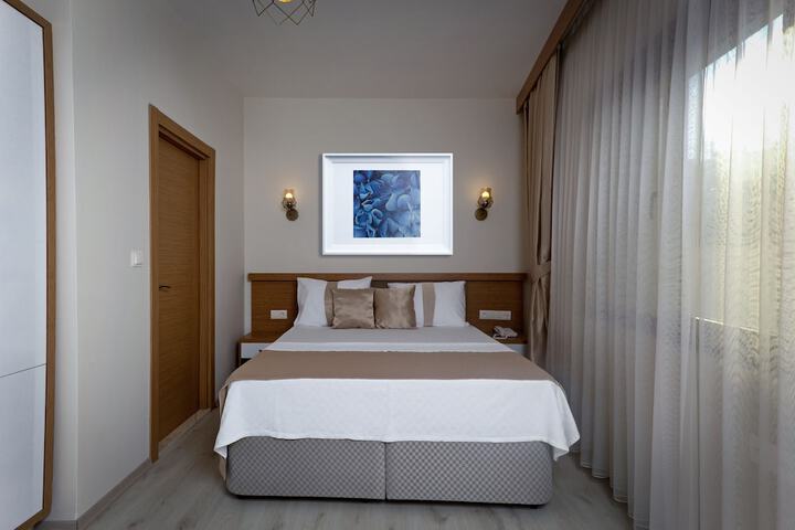 Room 14 of 99