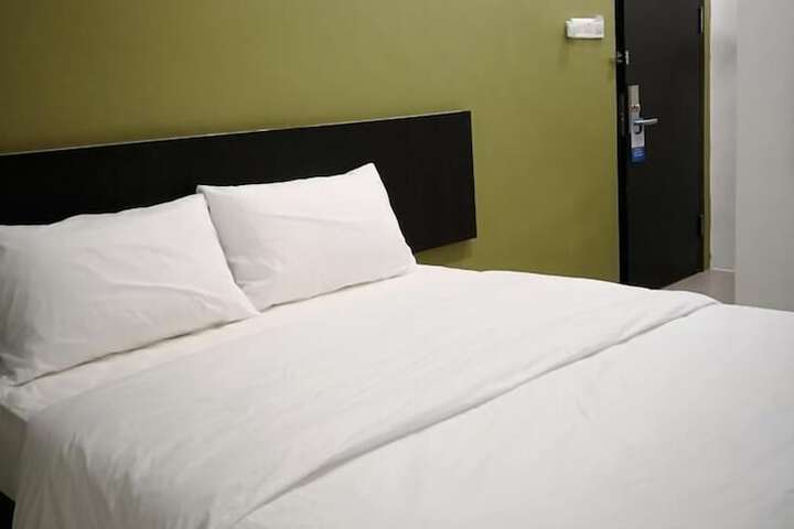 Room 21 of 33