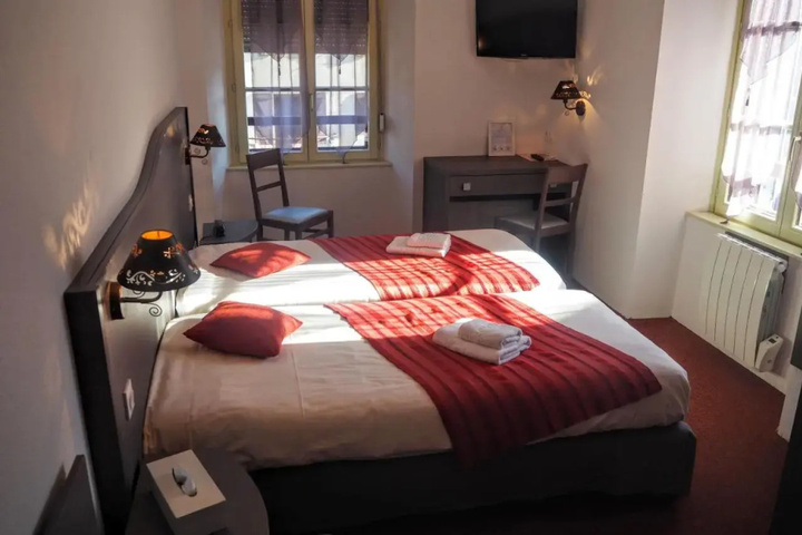 Room 4 of 13