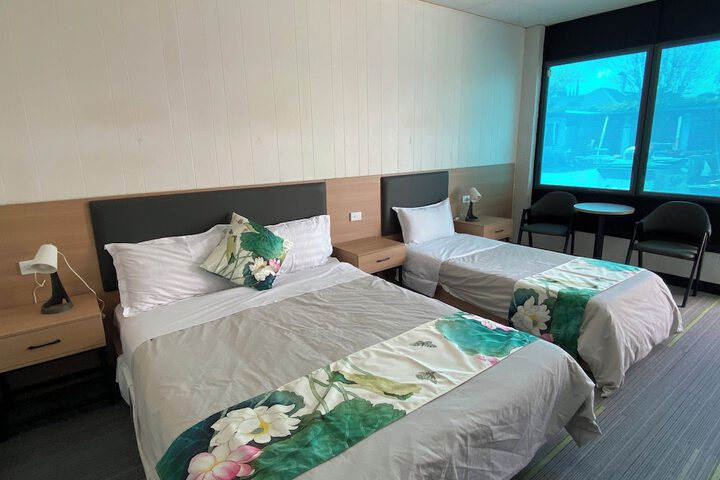 Room 3 of 28