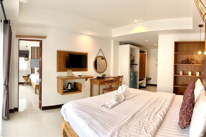 Room 30 of 77