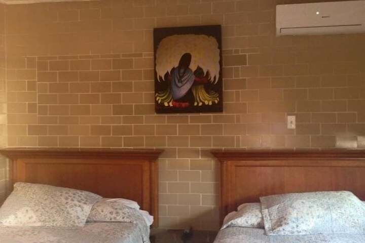 Room 4 of 17
