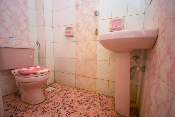Room 6 of 65