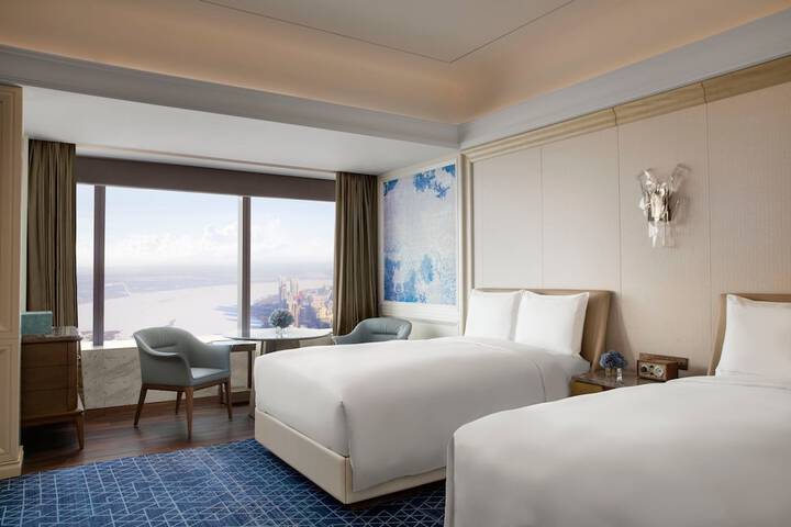 Room 18 of 109