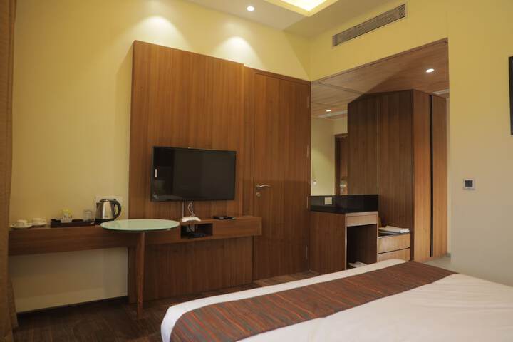 Room 16 of 133