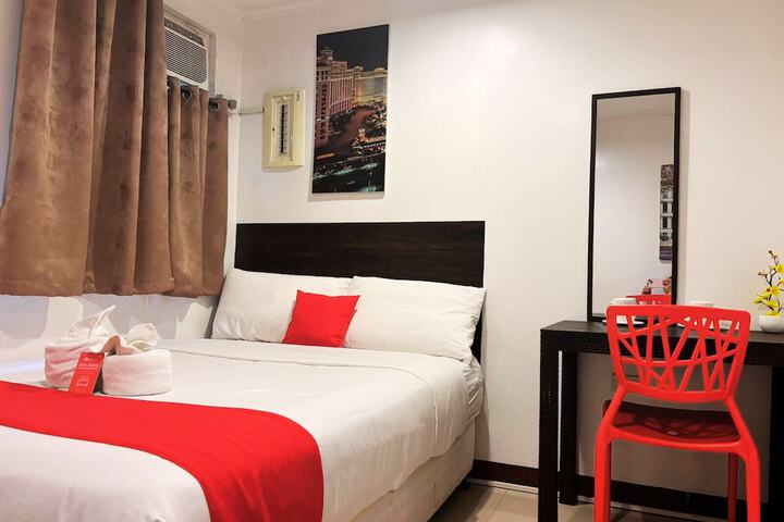 Room 4 of 12