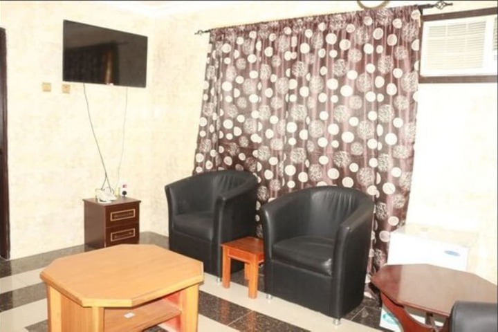Room 18 of 29