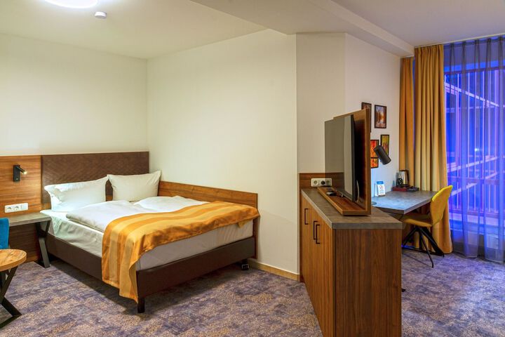 Room 16 of 35