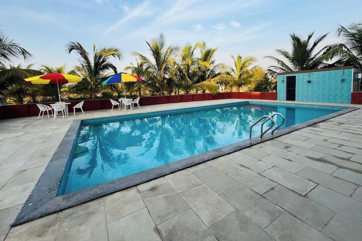 Pool 4 of 10