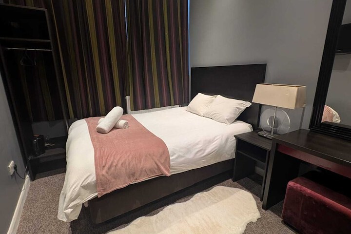 Room 12 of 37