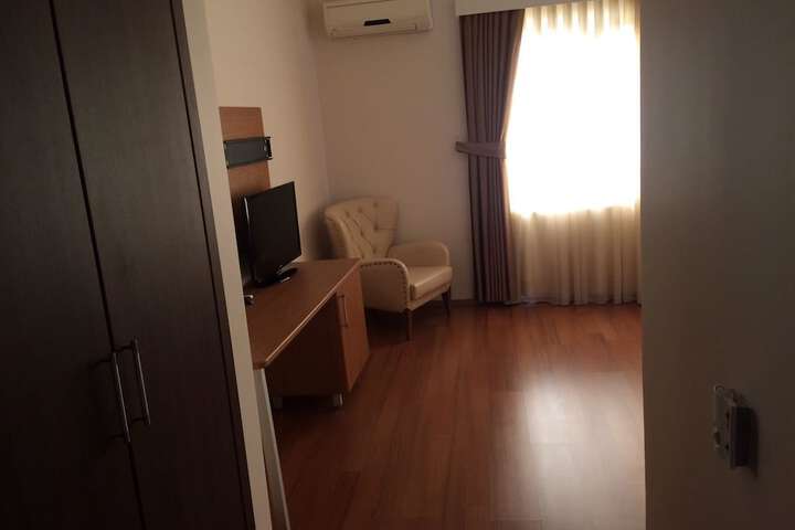 Room 18 of 34