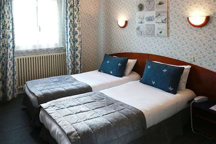 Room 9 of 47