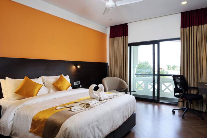 Room 8 of 32