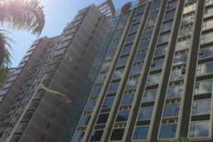 Hotel 5 of 73