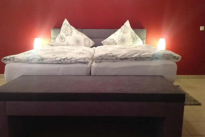 Room 5 of 24