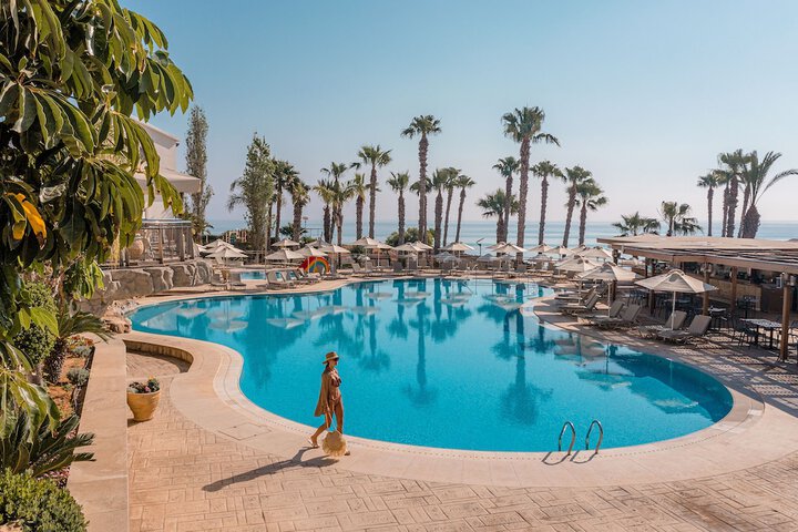 Hotel Pool