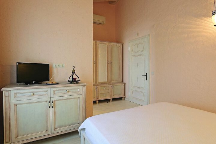 Room 8 of 59