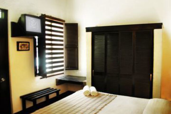 Room 10 of 20