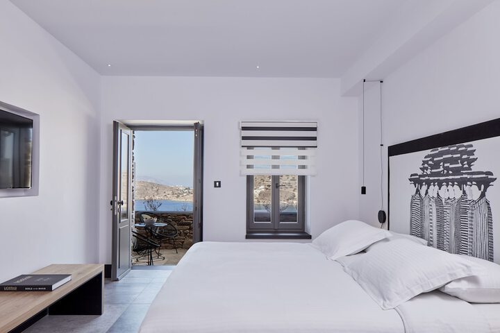 Room 32 of 83
