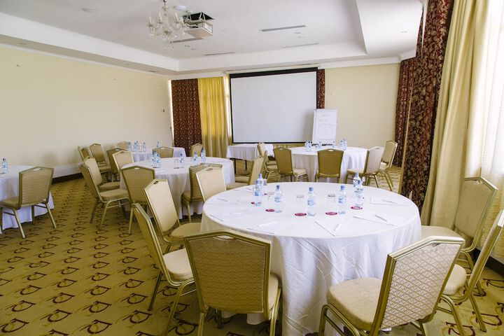 Ballroom/Hall 69 of 96