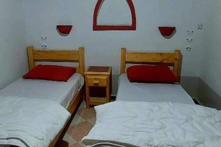 Room 5 of 13