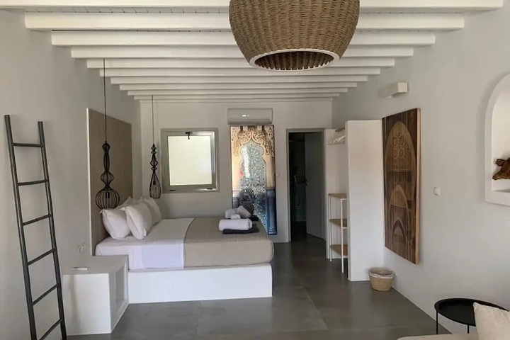 Room 5 of 15