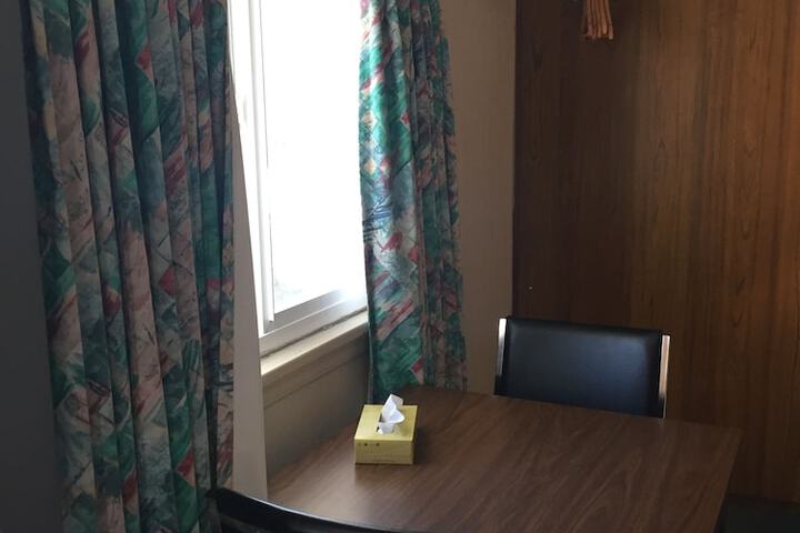 Room 7 of 16