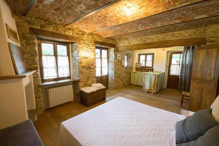 Room 12 of 18