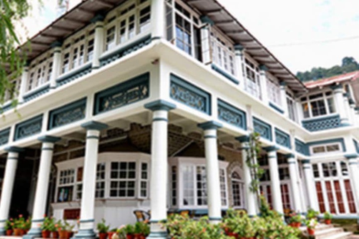 Goroomgo Golden Nest Nainital