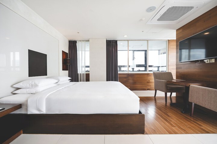Room 113 of 151