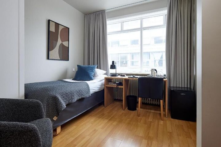 Room 53 of 89