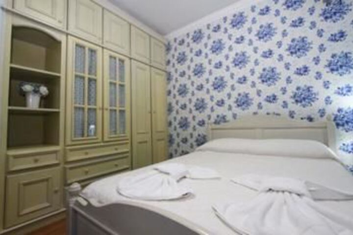 Room 7 of 27