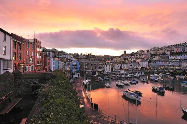 Quayside Hotel