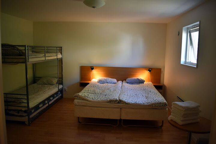 Room 24 of 66