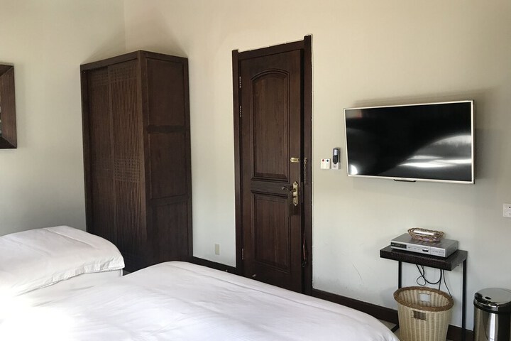 Room 16 of 42