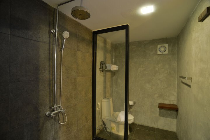 Room 52 of 80