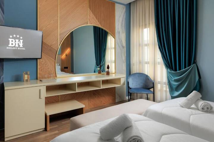 Room 13 of 71
